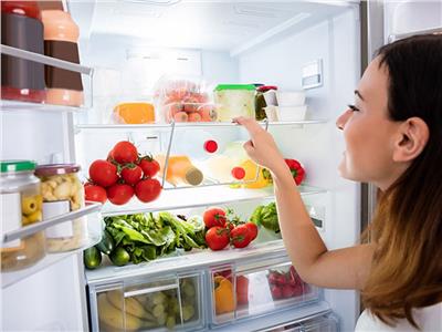 للسيدات.. حيل ذكية للحفاظ على الطعام طازجًا لفترة أطول في الثلاجة