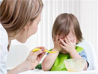 بدون أدوية.. طبيب يقدم نصائح لزيادة إقبال طفلك على الطعام