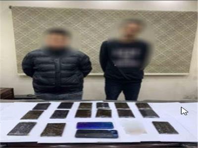 ضبط 4 عاطلين بحوزتهم كوكتيل مخدرات بالقاهرة 