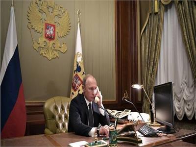 بوتين يجري محادثة هاتفية مع رئيس أوزبكستان