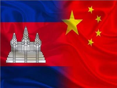 الصين وكمبوديا تتعهدان بمواصلة تعزيز التعاون العسكري الثنائي