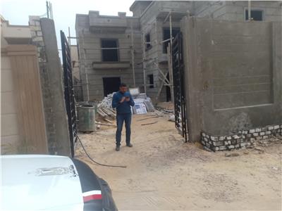 إيقاف أعمال بناء 5 فيلات دون ترخيص غرب الإسكندرية | صور  