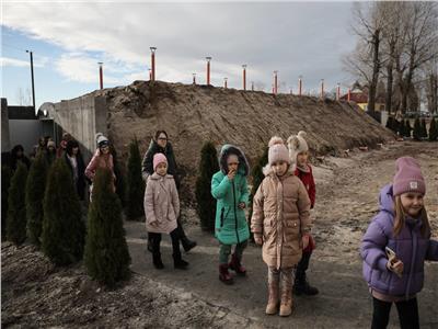 روسيا تنقل 5000 طفل من بيلجورود بعد هجمات كييف