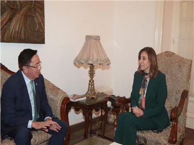 وزيرة الثقافة تلتقي سفير جمهورية كازاخستان لبحث آليات دعم التعاون