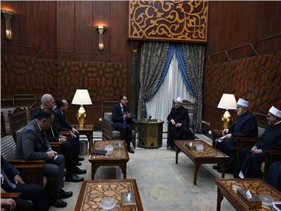 رئيس الوزراء وشيخ الأزهر يبحثان الموقف التنفيذي لمدينة البعوث الإسلامية 