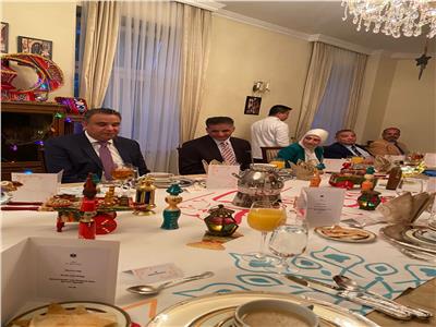 الاتحاد العام للمصريين بالنمسا والإعلاميون على مائدة إفطار السفير