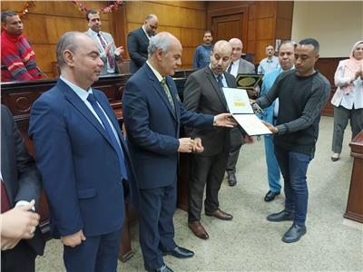 «العاملين بالنيابات» يلتقي موظفي محكمة جنوب القاهرة
