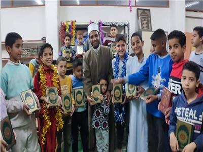 تكريم الأطفال الأكثر مشاركة في لقاءات الناشئة خلال شهر رمضان  