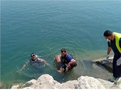 جهود مكثفة البحث عن جثة عامل غرق بمياه الرياح الناصري بالبحيرة 