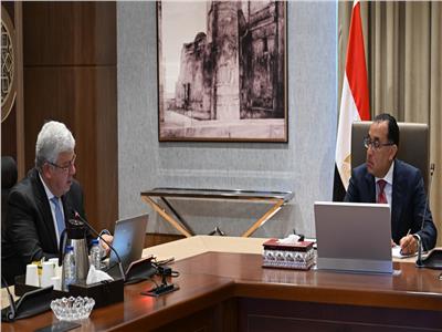 رئيس الوزراء يُوجه بتشكيل لجنة عليا لإحياء مسار آل البيت