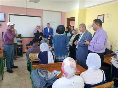 مدير تعليم دمياط يستأنف جولاته التفقدية للمدارس بعد إجازة عيد الفطر المبارك 