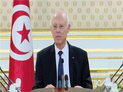 «سعيد»: هناك من يتآمر على تونس من خلف القضبان