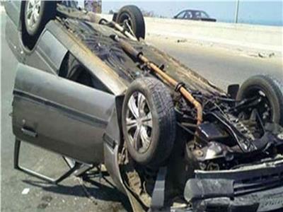 إصابة 6 أشخاص بينهم طفلين في حادث انقلاب سيارة بالصحراوي الغربي في المنيا