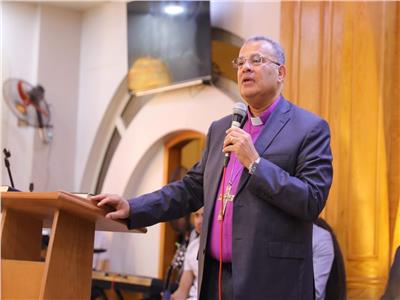 رئيس الطائفة الإنجيلية يشهد رسامة القس أسامة لكنيسة الفشن 