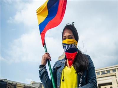 عشرات آلاف الكولومبيين يتظاهرون ضد الرئيس بترو