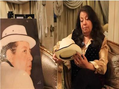 زوجة الفنان جورج سيدهم تتبرع بقبعة «حب في التخشيبة»