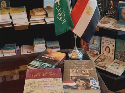 كتب «الحرب والسلام» بمكتبة الوفد احتفالا بعيد تحرير سيناء 