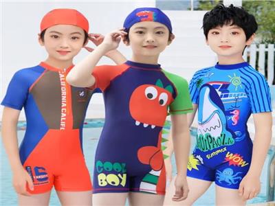 قبل الصيف.. نصائح لاختيار ملابس السباحة المناسبة لأطفالك