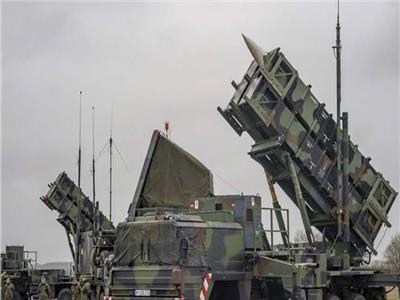 إسبانيا تعلن إرسال صواريخ باتريوت ومركبات مدرعة ودبابات "ليوبارد" إلى كييف