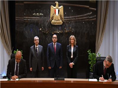 رئيس الوزراء يشهد مراسم تنفيذ مشروعين لإنتاج الكهرباء بغرب سوهاج    