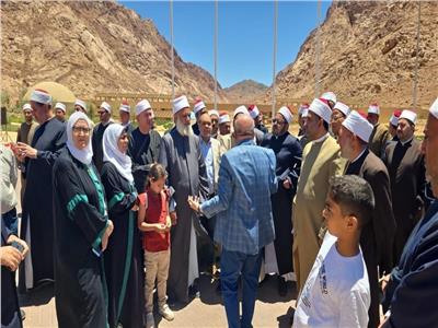 أئمة وواعظات جنوب سيناء في جبل التجلي| صور