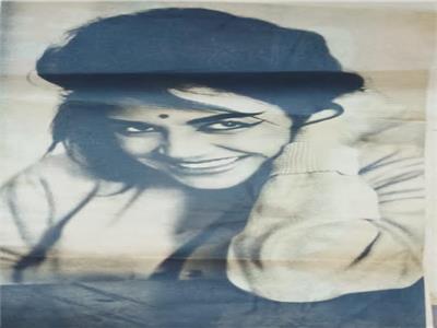 الفنانة نادية عزت تكشف سبب ظهورها داخل شوال في فيلم معبودة الجماهير