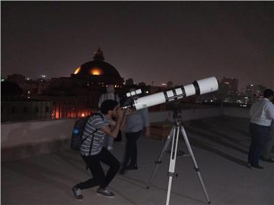 لمشاهدة التلسكوبات.. جولة ميدانية لطلاب جامعة القاهرة داخل الفلك بكلية العلوم