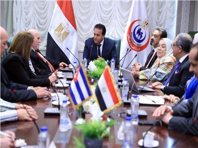 وزير الصحة يستقبل السفير الكوبي لدى مصر لتعزيز سبل التعاون بين البلدين