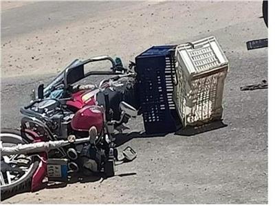 مصرع عامل في حادث تصادم سيارة بدراجة بخارية بالغربية