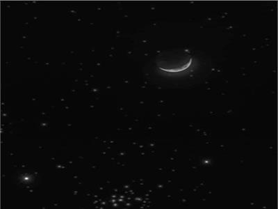 «القمر» يظهر قرب النثرة.. الليلة 