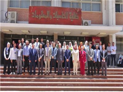رئيس جامعة المنيا يفتتح الملتقى التوظيفي للخريجين بكلية الحاسبات والمعلومات 