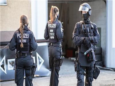 الشرطة الألمانية تطلق الرصاص على شخص يهاجم المارة بفأس بمدينة هامبورج