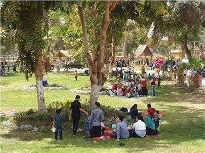 توافد المواطنين على حدائق القناطر الخيرية في آخر أيام عيد الأضحى