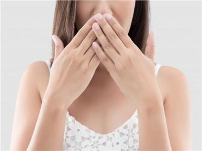 احذر منها.. 6 أشياء تسبب رائحة الفم الكريهة