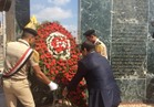 محافظ الغربية يضع إكليلًا من الزهور على النصب التذكاري للشهداء
