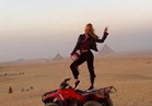 صور| بطلة "ديسباسيتو" تروج للسياحة في مصر.. وتظهر بـ"النقاب"