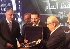   سعد الحريري يسلم طارق عامر جائزة أفضل محافظ بنك مركزي عربي لعام 2017 