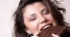  دراسة: المرأة تستمتع بالشيكولاته بسبب الإحساس بالذنب