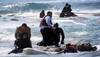 ​الأمواج العاتية تغرق 13 لاجئا قبالة سواحل ماليزيا