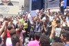 طلاب الثانوية العامة يتظاهرون أمام نقابة الصحفيين  