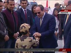 الرئيس السيسي يفتتح كوبري الشهيد البطل أحمد منسي العائم بقناة السويس