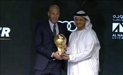 زيدان يتوج بجائزة جلوب سوكر لأفضل مدرب في العالم