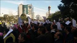 «الموت لروحاني»..الإيرانيون ينتفضون ضد الغلاء والفساد | صور