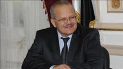 رئيس جامعة القاهرة يتفقد سير امتحانات الفصل الدراسي الأول
