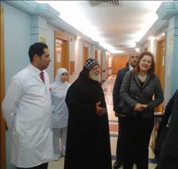 وزيرة التخطيط تزور مصابي كنيسة حلوان في معهد ناصر 