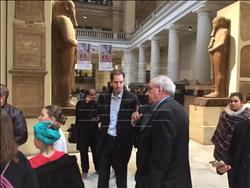 صور.. نائب وزير الخارجية اليوناني يصل المتحف المصري 