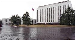 السفارة الروسية بواشنطن: أمريكا تضغط على الصحفيين للتعاون مع الأجهزة الأمنية