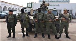 تونس تنشر الجيش في عدة مدن مع تصاعد حدة الاحتجاجات 