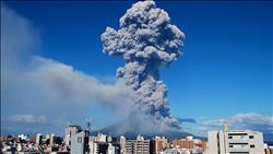 اليابان تجلي 100 زائر من منطقة ثوران البركان وتطلق تحذيرات للعامة