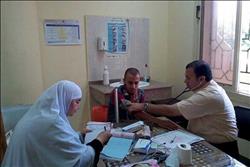 الكشف على 73 مريضا في قافلة طبية بشمال سيناء